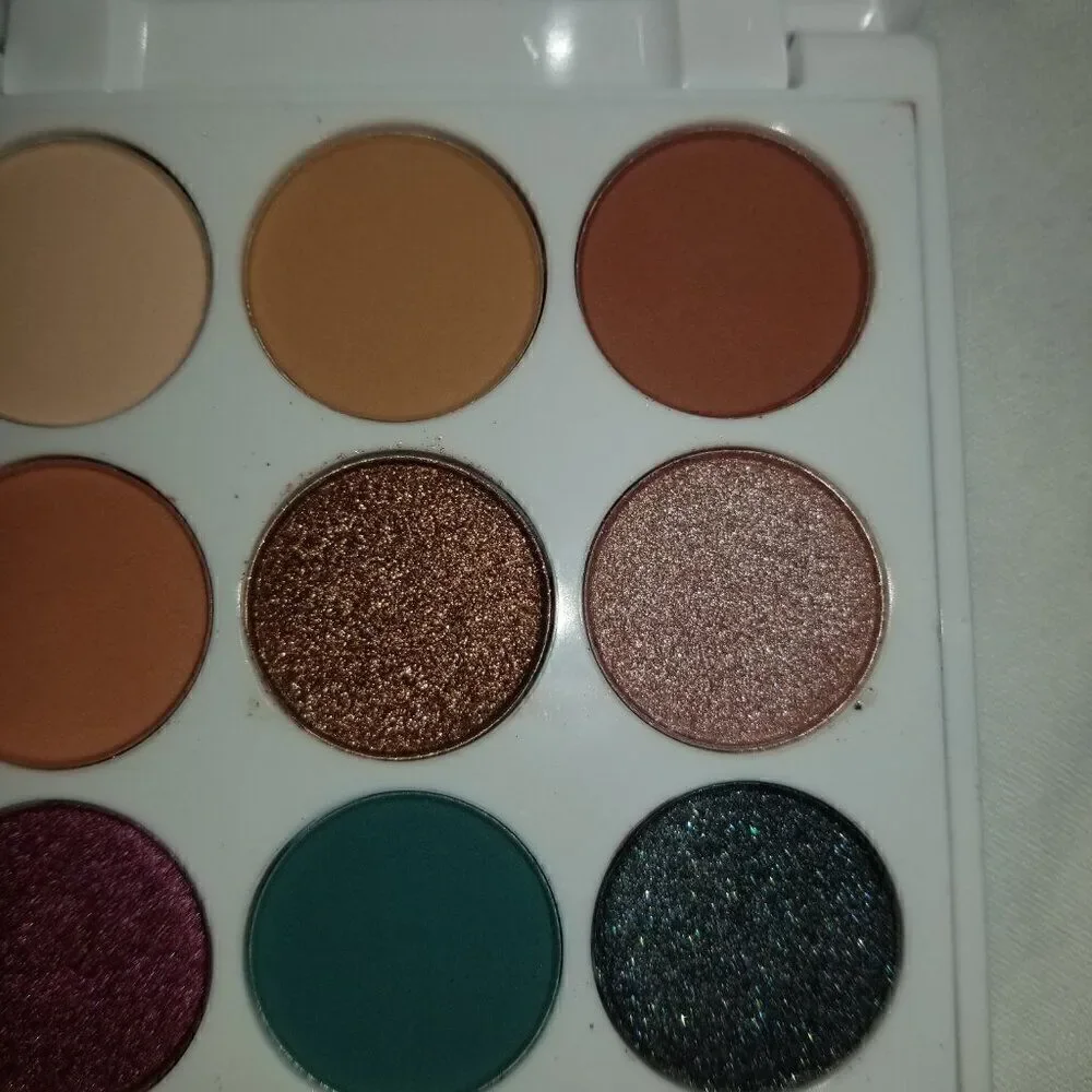 Chica Beauty Mini Fiesta Eyeshadow Palette